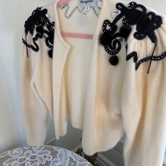 Magnolia Angora wool sweater - Picture 6 of 13